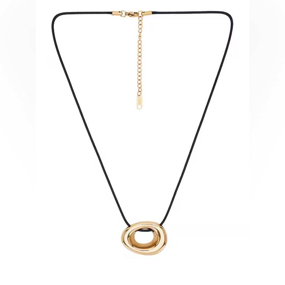 Cord Choker in Gold | 8 Other Reasons